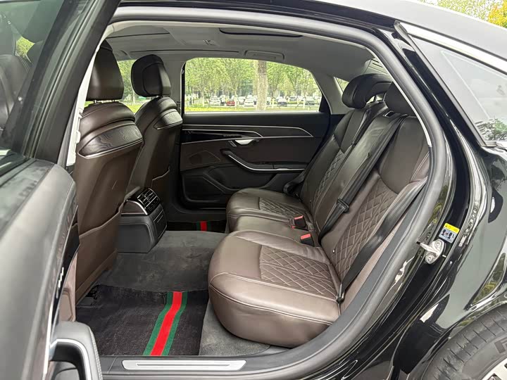 Audi A8 2023 A 8 L 50 TFSI quattro — фото 10