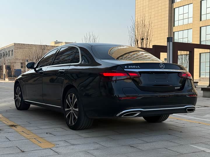 Mercedes-Benz E-Class 2022 E 350 e L — фото 15