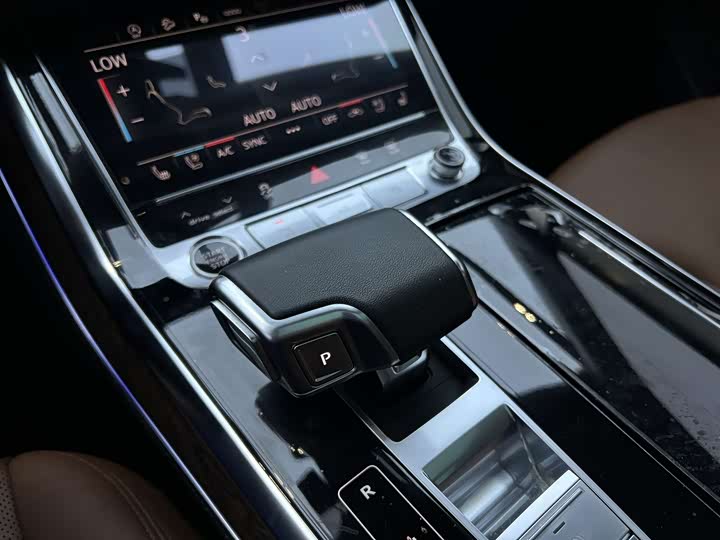 Audi Q7 2023 45 TFSI quattro S line Sport — фото 7