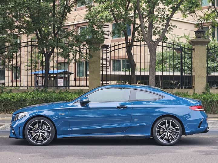 Mercedes-Benz C-Class 2023 AMG C 43 4 MATIC — фото 2