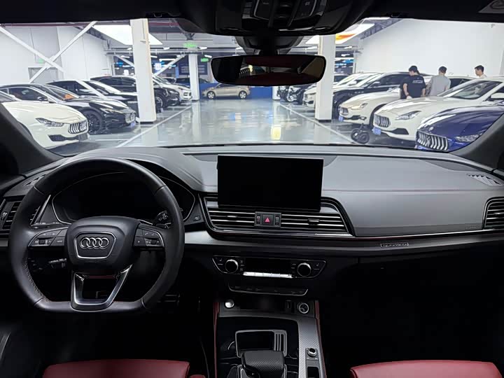 Audi Q5L 40 TFSI люкс-динамик — фото 12