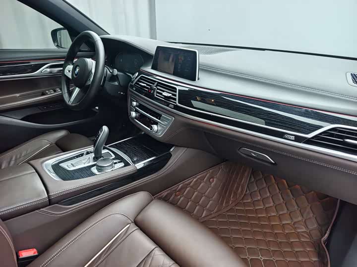 BMW 7-Series 2021 730 Li M — фото 15