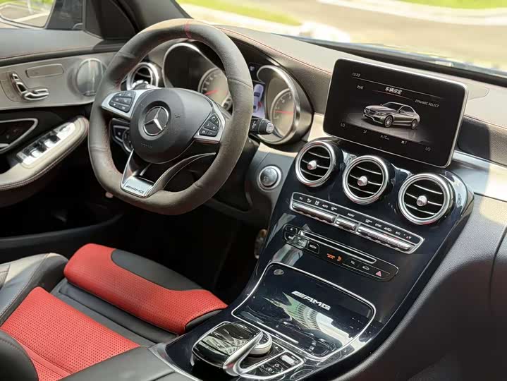 Mercedes-Benz C-Class 2017 AMG C 63 — фото 10