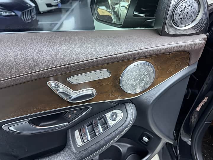 Mercedes-Benz GLC 260 L 4MATIC люкс — фото 6