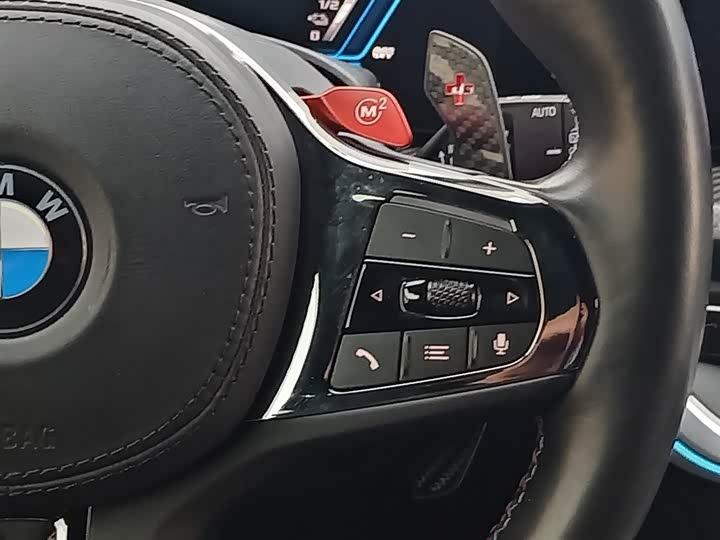 BMW XM 2023 Base — фото 16