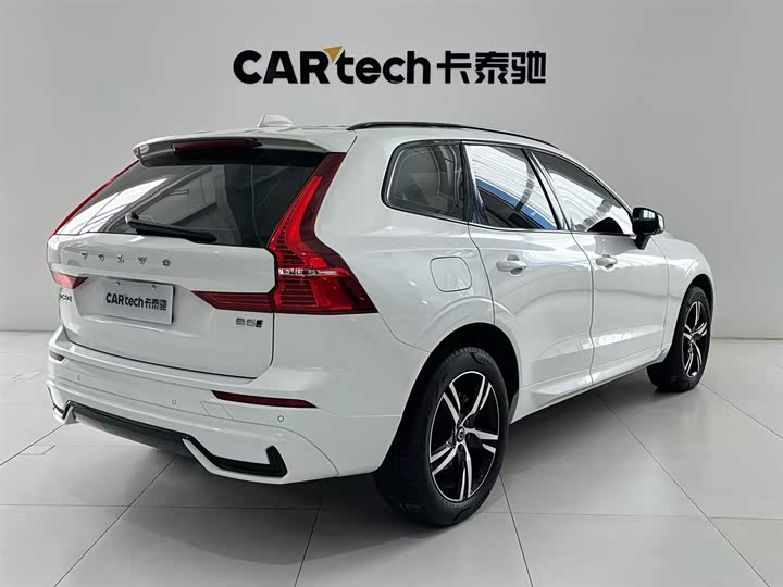 Volvo XC60 2022 B 5 4 WD — фото 12