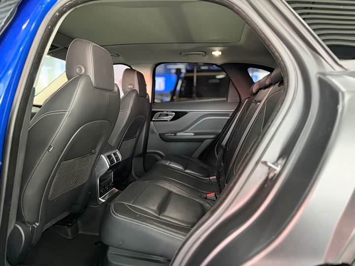 Jaguar F-PACE 2018 3.0 SC 4 WDR-Sport — фото 6