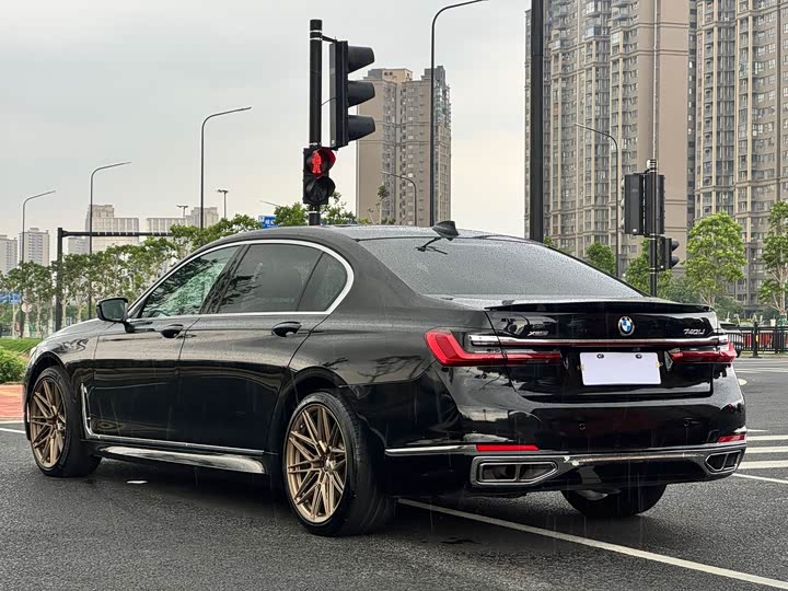 BMW 7-Series 2018 740 Li x Drive M — фото 13