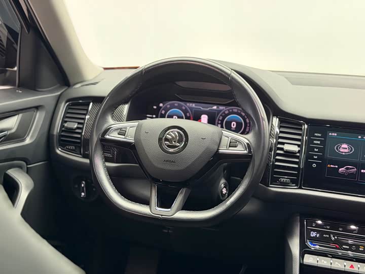 Skoda GT 2021 TSI 380 4 WD — фото 18