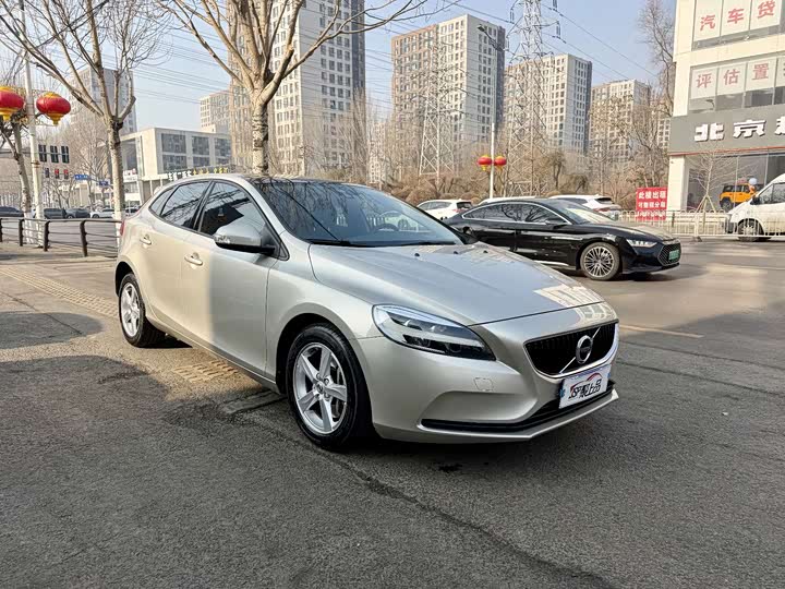 Volvo V40 2017 T 3 — фото 3
