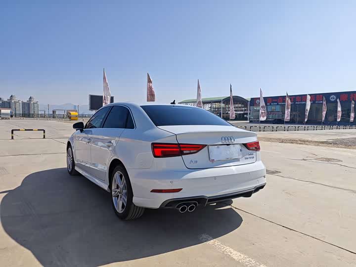 Audi A3 2019 Limousine 35 TFSI V — фото 4