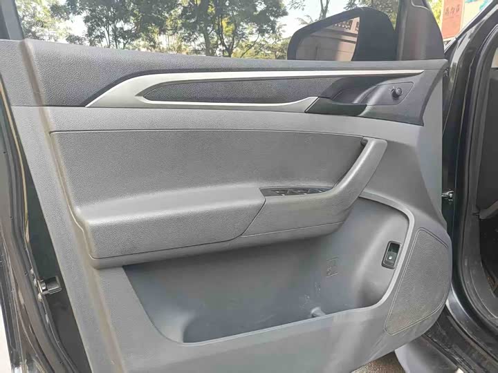 Maxus T 60 2017 2.8 T MT 4 WD Comfort IV — фото 4