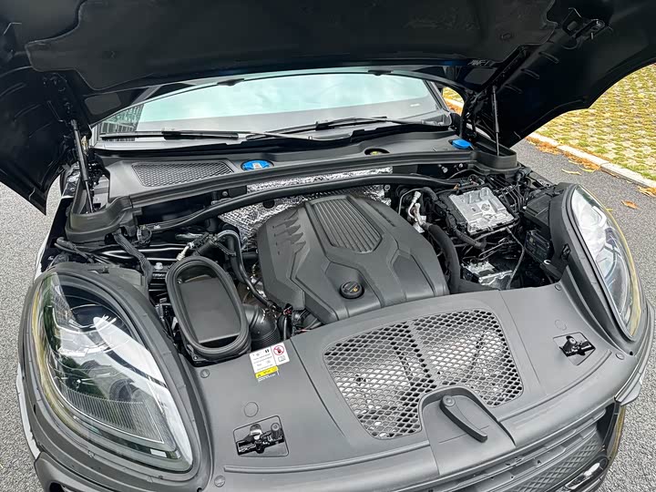 Porsche Macan 2023 Macan 2.0 T — фото 42