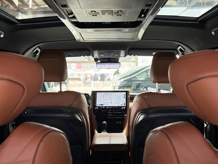 Toyota Alphard — фото 21