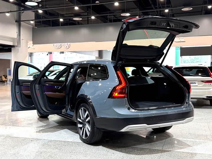 Volvo V90 2022 Cross Country B 5 AWD — фото 11