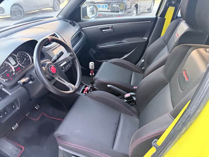 Suzuki Swift — фото 2