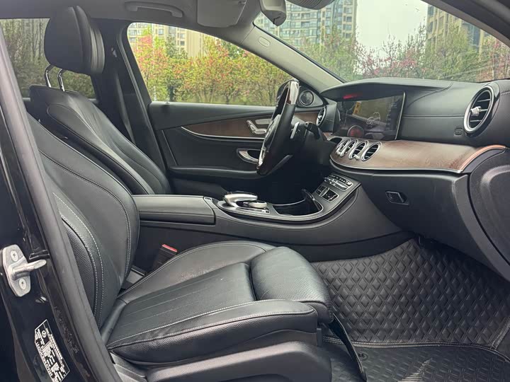 Mercedes-Benz E-Class 2016 E 300 L — фото 12