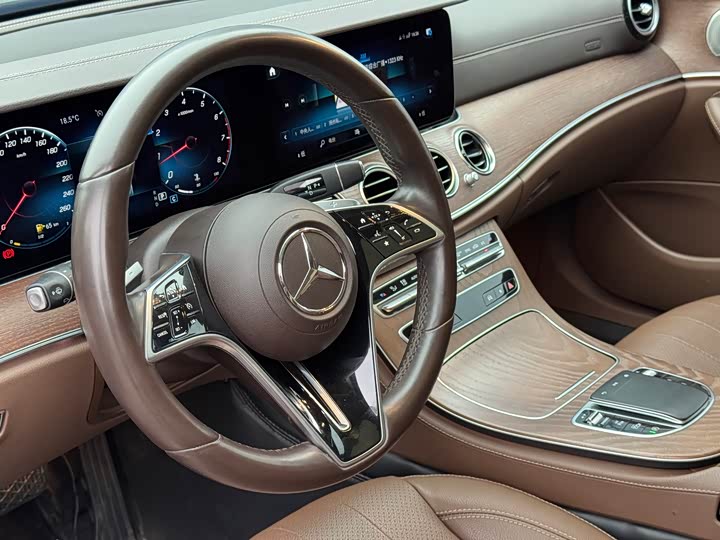 Mercedes-Benz E-Class 2023 E 300 L Luxury — фото 6