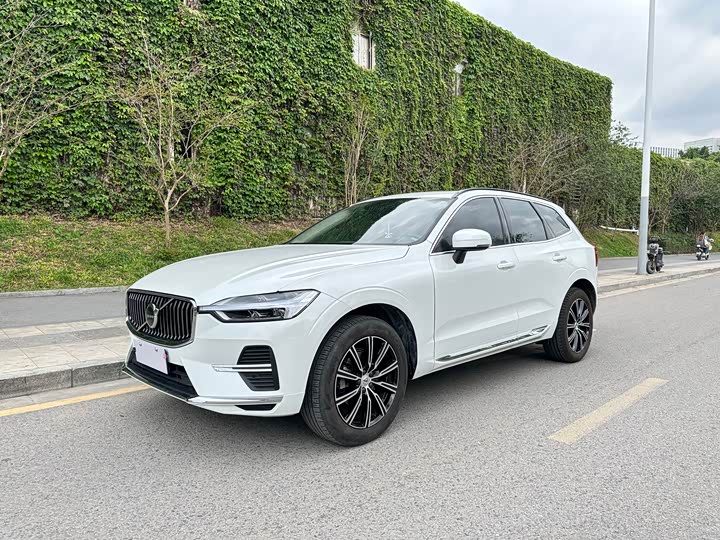 Volvo XC60 2020 T 5 4 WD — фото 2