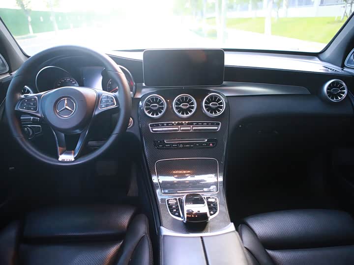 Mercedes-Benz GLC 260 4MATIC динамик — фото 9
