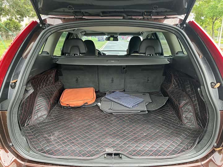 Volvo XC60 2016 T 5 — фото 12
