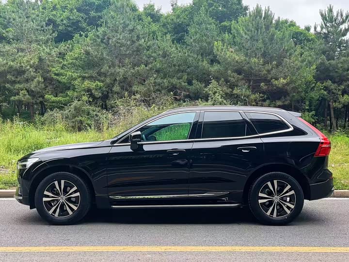 Volvo XC60 2023 B 5 4 WD — фото 3