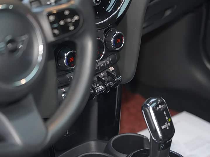 MINI Hatch — фото 12
