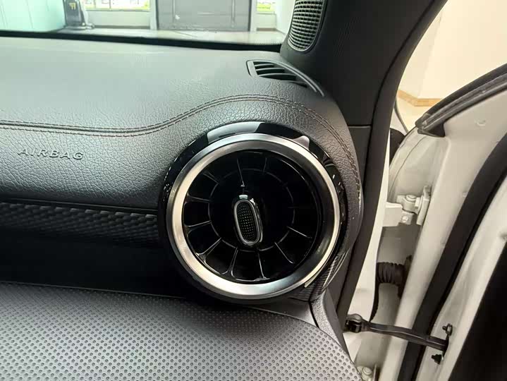 Mercedes-Benz A-Class 2019 A 200 L — фото 16