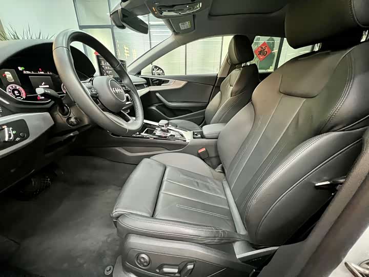 Audi A5 2024 Sportback 40 TFSI — фото 4