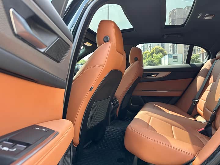 Jaguar XEL 2023 2.0 T 250 PS R-DYNAMIC S — фото 9