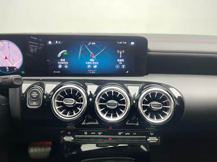 Mercedes-Benz CLA — фото 10
