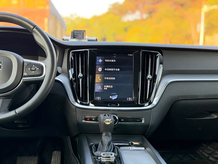 Volvo S60 2020 T 4 — фото 15