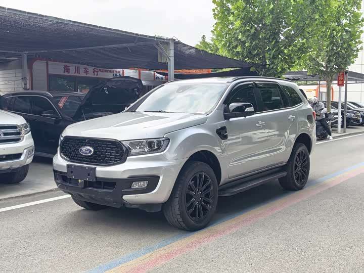 Ford Everest — фото 1