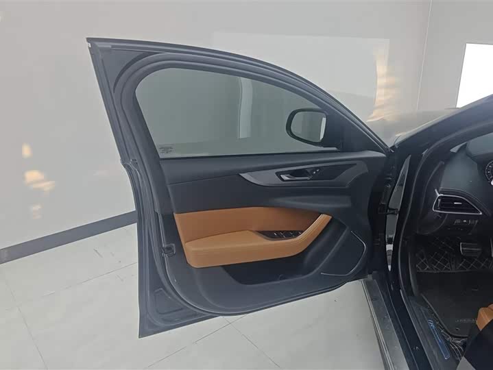 Jaguar XEL 2023 2.0 T 250 PS R-DYNAMIC S — фото 7
