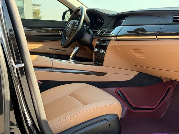 BMW 7-Series 2014 730 Li — фото 43