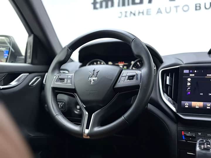 Maserati Ghibli 2021 2.0 T — фото 4