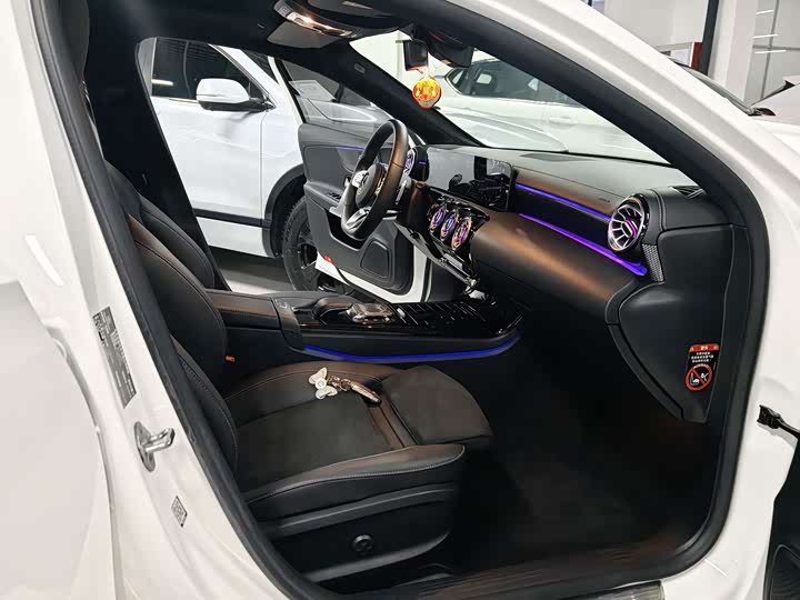 Mercedes-Benz A-Class 2020 A 200 L — фото 8