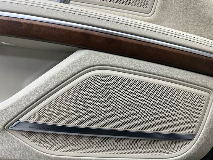 Audi A8 2019 Plus A 8 L 55 TFSI quattro Luxury — фото 4