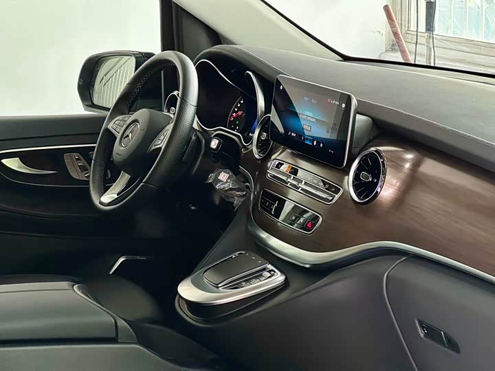Mercedes-Benz V-Class 2022 V 260 L — фото 18