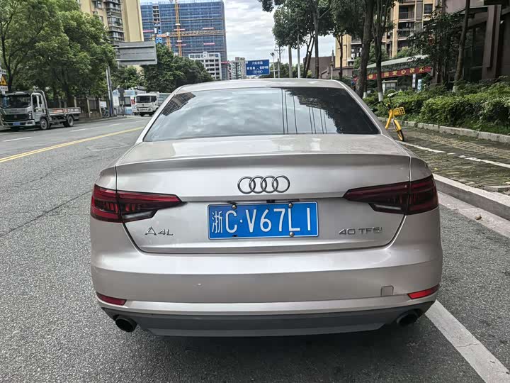 Audi A4L Plus 40 TFSI базовая — фото 10