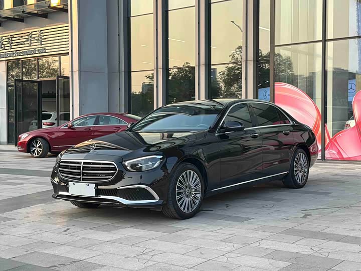 Mercedes-Benz E-Class 2022 E 300 L Luxury — фото 1