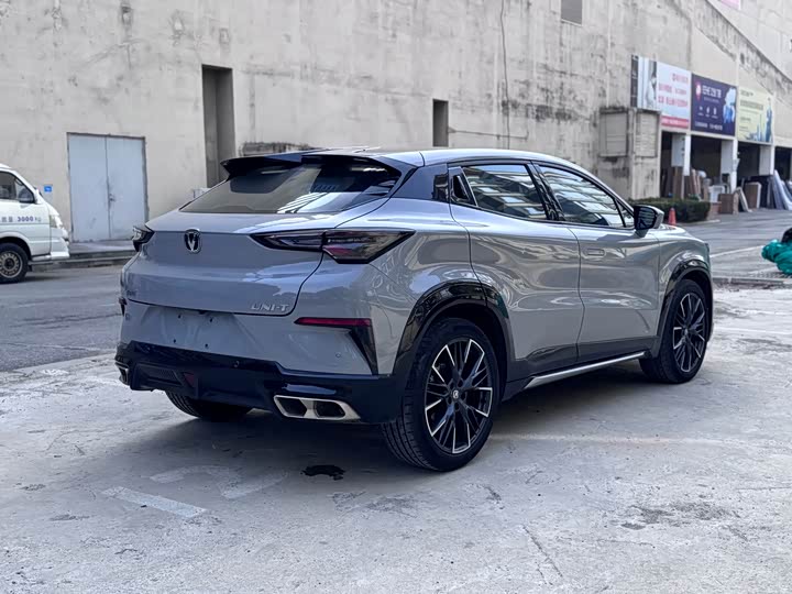 Changan UNI-T 2023 1.5 T Premium — фото 4