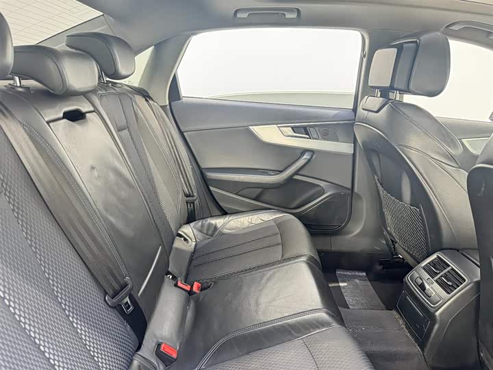 Audi A4L 2018 30 40 TFSI Sport — фото 8
