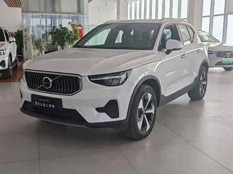 Volvo XC40 2025 B 4 WD — фото 26