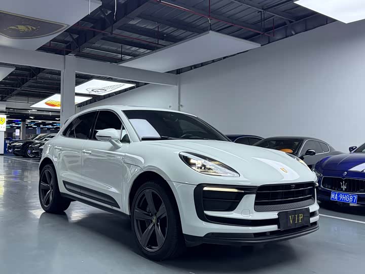 Porsche Macan 2022 Macan 2.0 T — фото 3