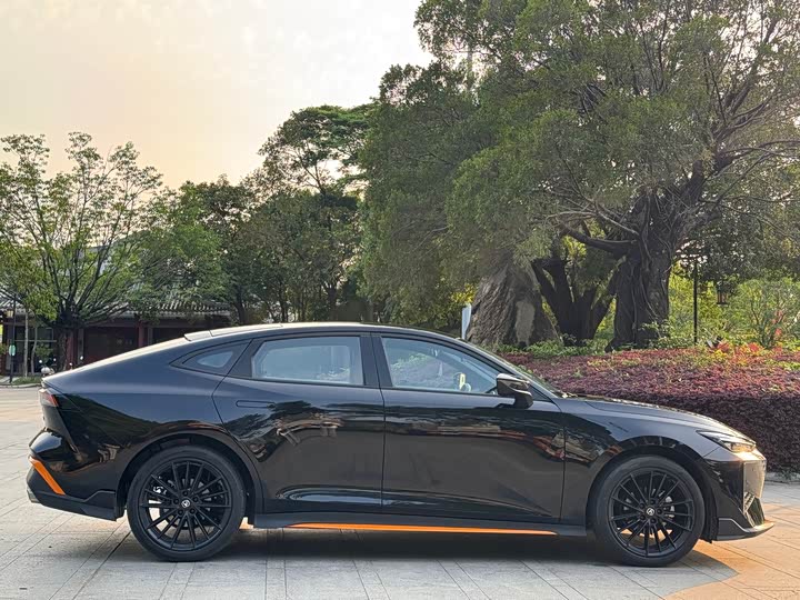 Changan UNI-V 2024 1.5 T Sport — фото 22