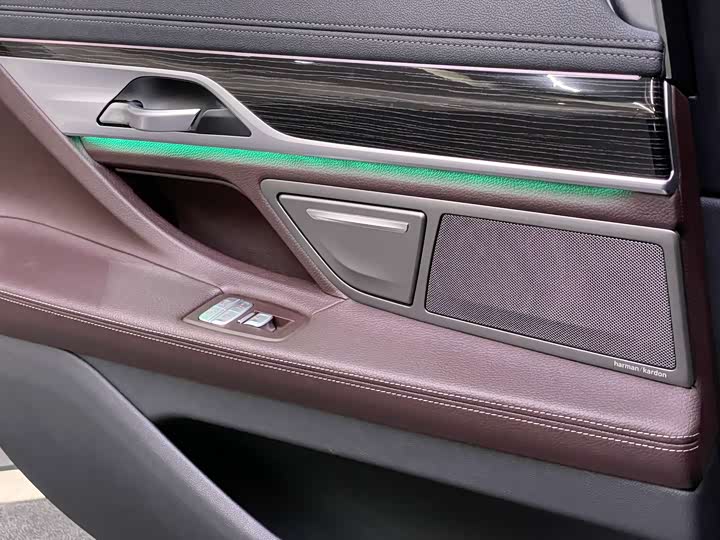 BMW 7-Series 2018 730 Li Leading M — фото 10