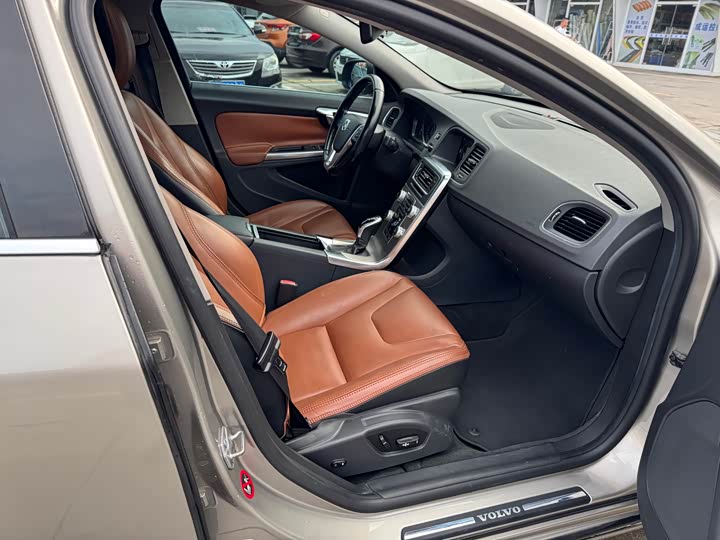 Volvo S60 2015 S 60 L 2.0 T — фото 9