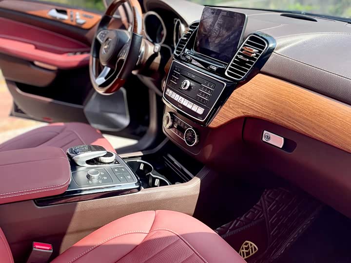 Mercedes-Benz GLS 2018 GLS 320 4 MATIC — фото 43