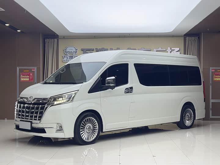 Toyota HIACE 2022 3.5 L AT